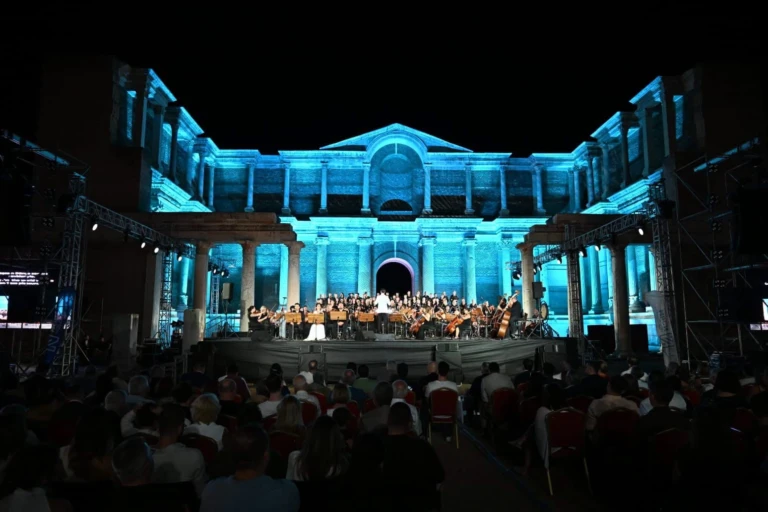 Sardes Antik Kenti’nde ‘Carmina Burana’ ayakta alkışlandı